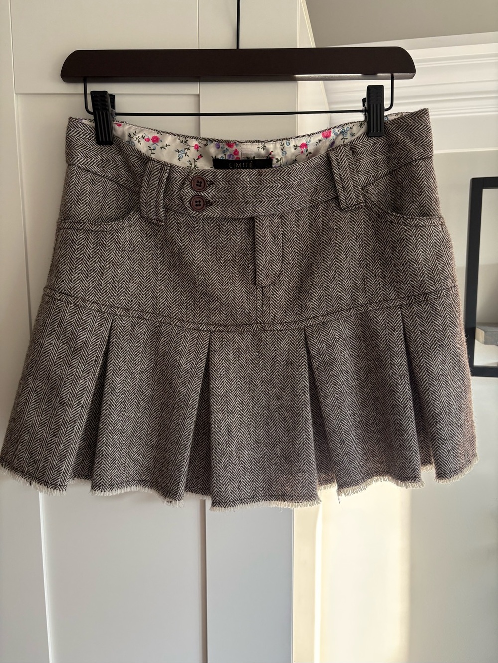 Limité Y2K Brown Herringbone Pleated Mini Skirt